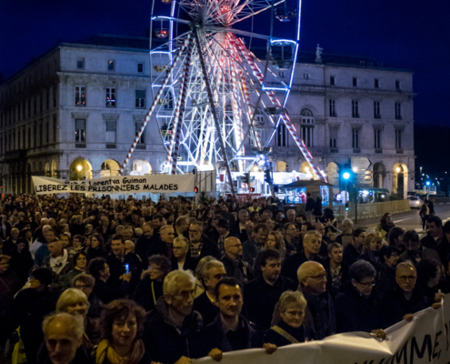 Euskal presoen eskubideen aldeko manifestazioa Baionan. Manifestación a favor de los derechos de los presos vascos en Baiona.