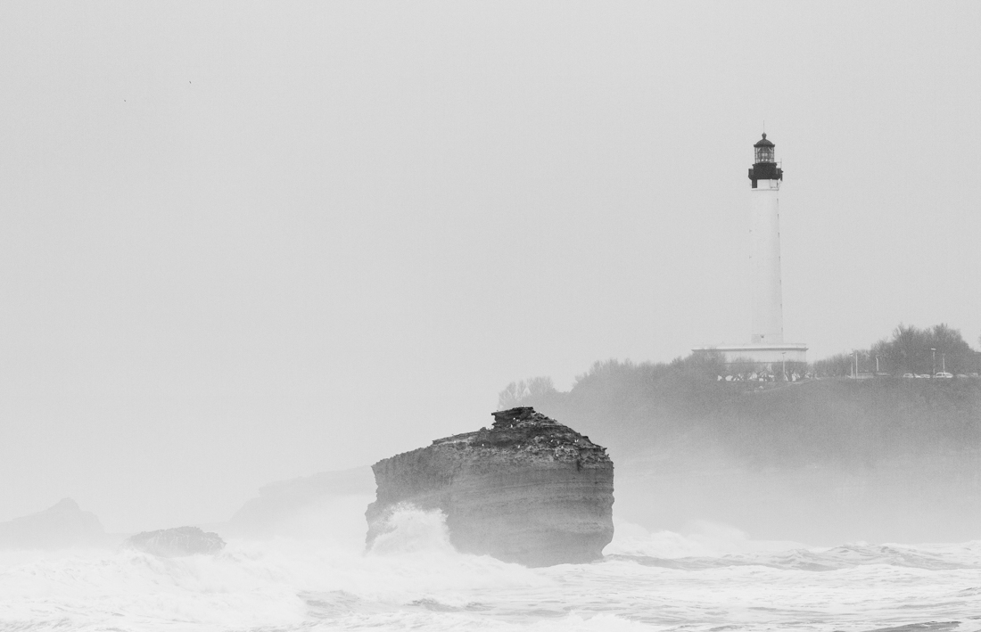 Biarritzeko itsasargiaren argazkia. Foto del faro de Biarritz.