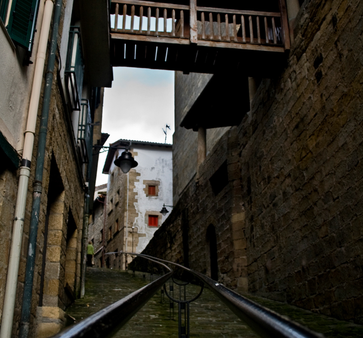 Orioko eraikin historikoen erreportajeko argazkia. Fotografía del reportaje sobre los edificios históricos de Orio.