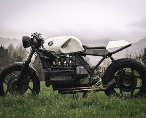 Xorroren BMW K100 motoari egindako argazki saioko irudia. Imagen de la sesión de fotos realizada a la moto BMW K100 de Xorro.